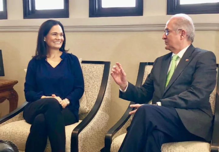 El exalcalde de Caracas se reunión además con la Canciller panameña Isabel de Saint Malo.