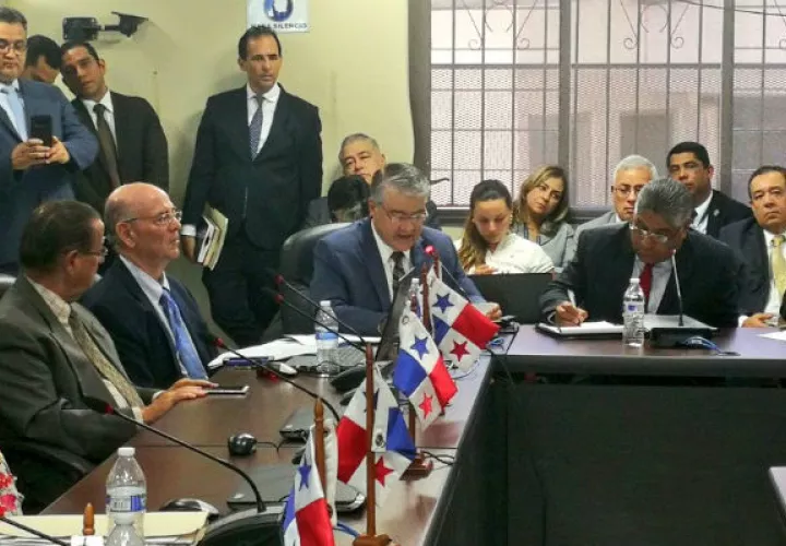 La banca nacional perdió relaciones de corresponsalía por inclusión en lista gris