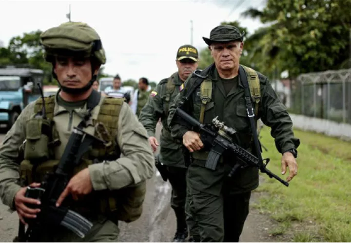 El Ejército y la policía pusieron en marcha una operación en zonas rurales y urbanas de San Pedro de Urabá en busca del grupo armado que perpetró el ataque. Foto: EFE