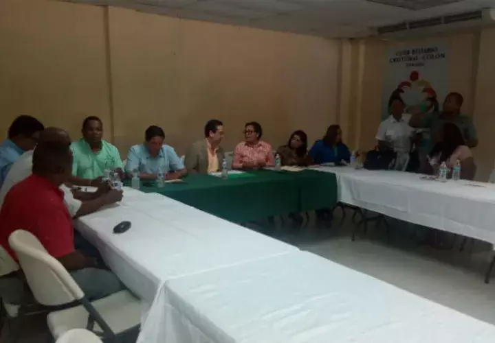 La reunión se realiza en el Club Rotario de Margarita. Foto: Diómedes Sánchez