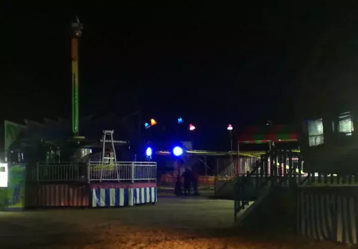 El parque de diversión fue instalado la misma noche del domingo. Foto: Elena Valdez