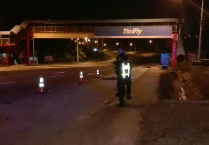 El indígena intentaba cruzar, pero no lo logró. Foto: Eric Ariel Montenegro.  