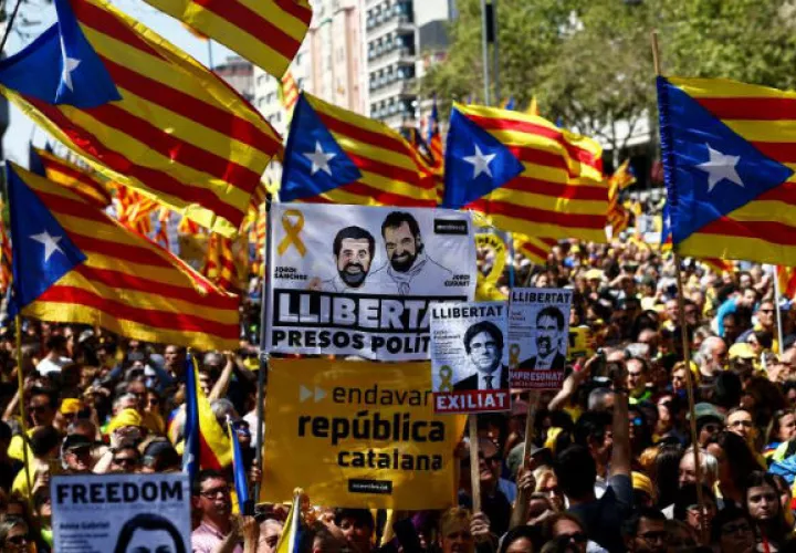 Los partidos independentistas y los comunes se suman a la manifestación. Foto: EFE