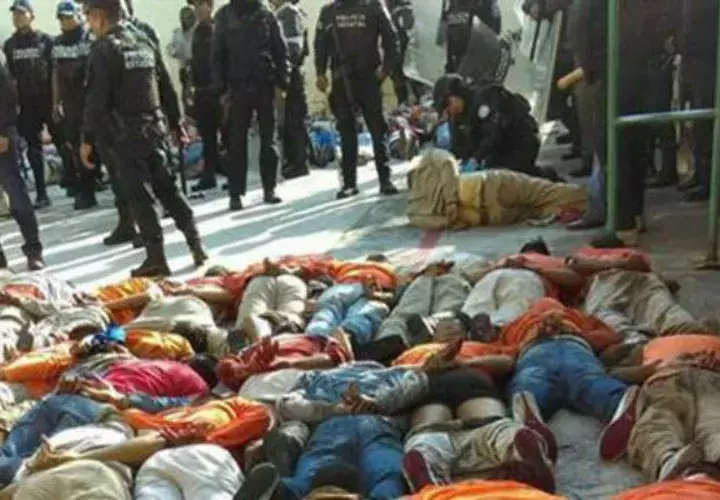 Policías Federales mexicanos vigilan a los reclusos. Foto: EFE 