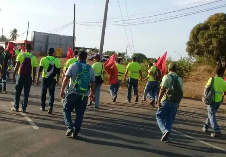 Estos trabajadores hace un mes habían protestado en La Villa de Los Santos. Foto: Zenaida Vásquez