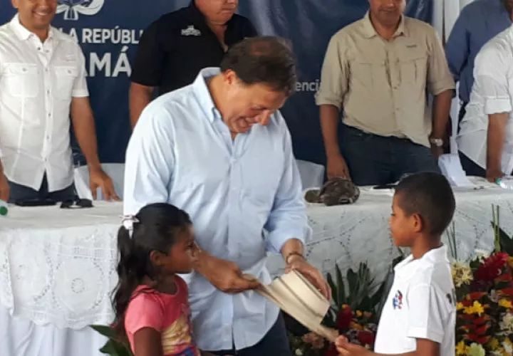 El presidente Juan Carlos Varela hace un llamado a las partes. Foto/Elena Valdéz