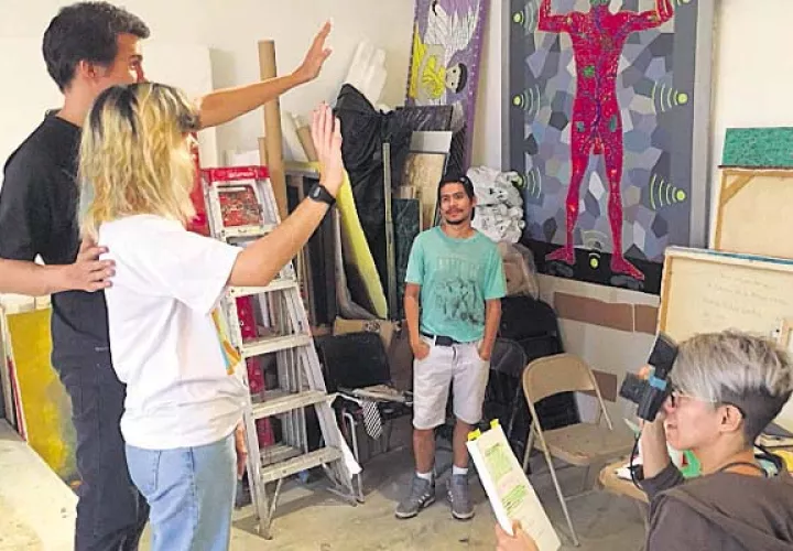 Otra ardua jornada de ensayos de la obra de Javier Stanziola. /Foto Cortesía (Facebook).