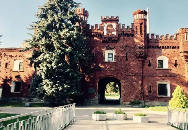 'The Brest Fortress' (La Fortaleza Brest), en Bielorrusia. Icónico e histórico lugar, hoy atracción turística.  HiFive Belarus.