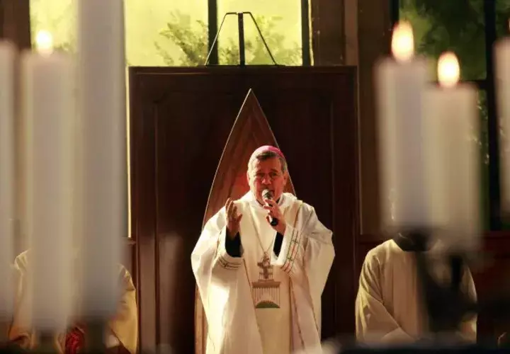 La Iglesia chilena reitera su "dolor y vergüenza" por los abusos previo a la cita con el papa. EFE