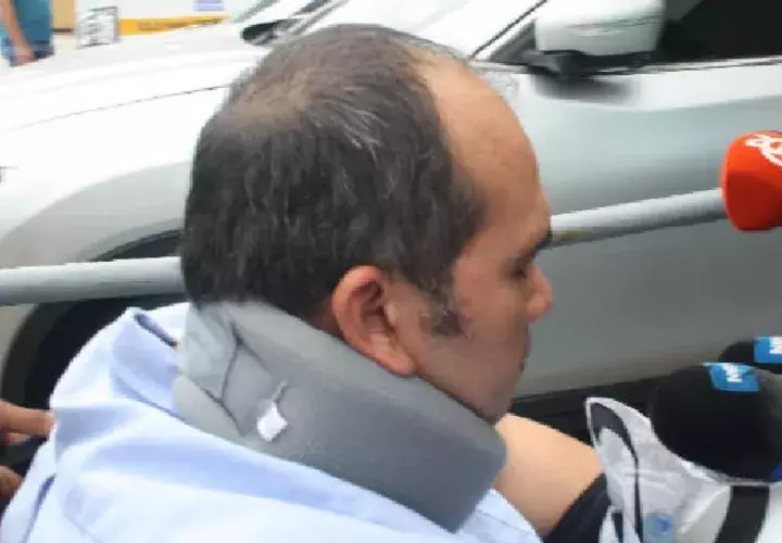 Odontólogo Álex Arturo Gómez Sousa Lenox a su llegada a la audiencia. /Foto Eric Montenegro