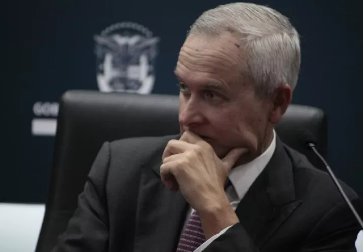 El ministro Alemán ha estado al frente de la mesa de diálogo en Colón y ahora en consultas por la constituyente. 