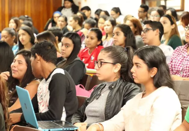 Estudiantes de la Usma, entusiasmados por ofrecer servicio social.