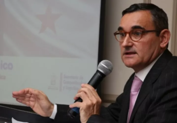 Miguel Esbrí, 6 mil dólares