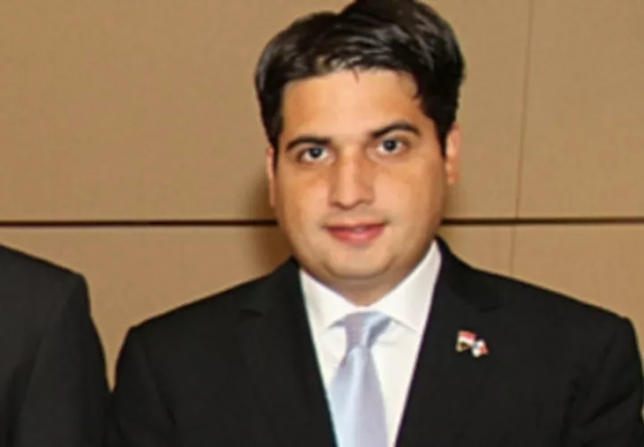 Raúl  Sandoval, 6 mil dólares