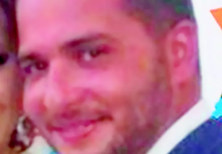 Rafael Flores, 6 mil dólares