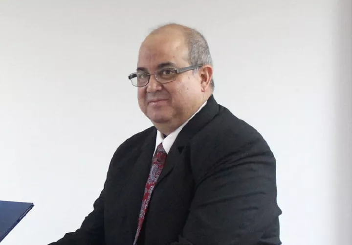 Humberto Brid, 10 mil dólares