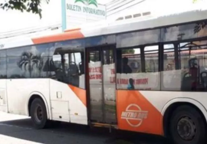 Pasajeros frustraron el  intento. /Foto Twitter
