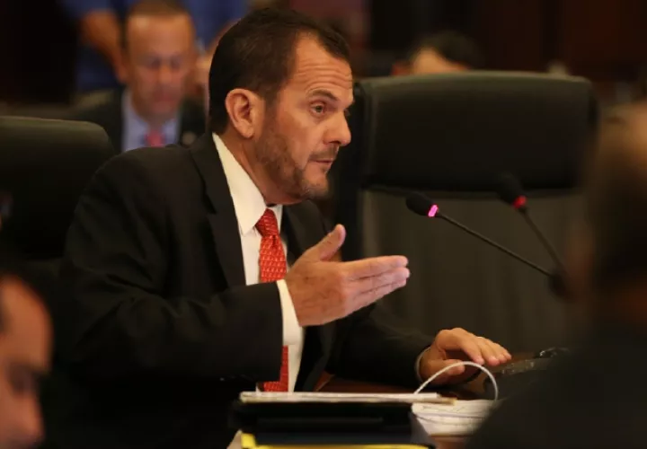 Acusan al contralor Federico Humbert de prestarse para ser el "brazo ejecutor" del Ejecutivo. /Foto Archivo