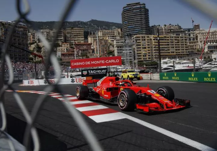 Sebastian Vettel, quien ganó en este circuito el año pasado, partirá de segundo, esta mañana. /Foto EFE