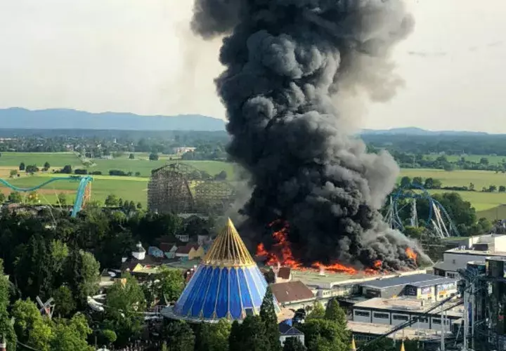La policía todavía no ha podido precisar la causa ni el origen del incendio.
