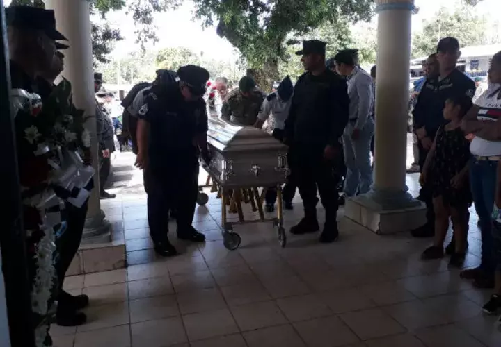 El comisionado Samuel Espinoza, fue asesinado el pasado 4 de abril. Foto/José Vásquez