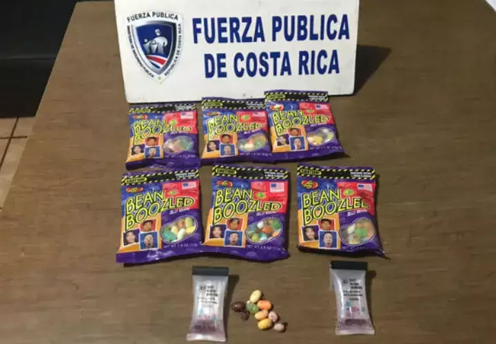 Once personas presentaron síntomas de intoxicación, detrás de la escuela Demetrio Tinoco, 7 adultos y 4 niños, todos los pacientes trasladados a las Clínicas de Coronado y Guadalupe, en Costa Rica. Foto/Mayra Madrid