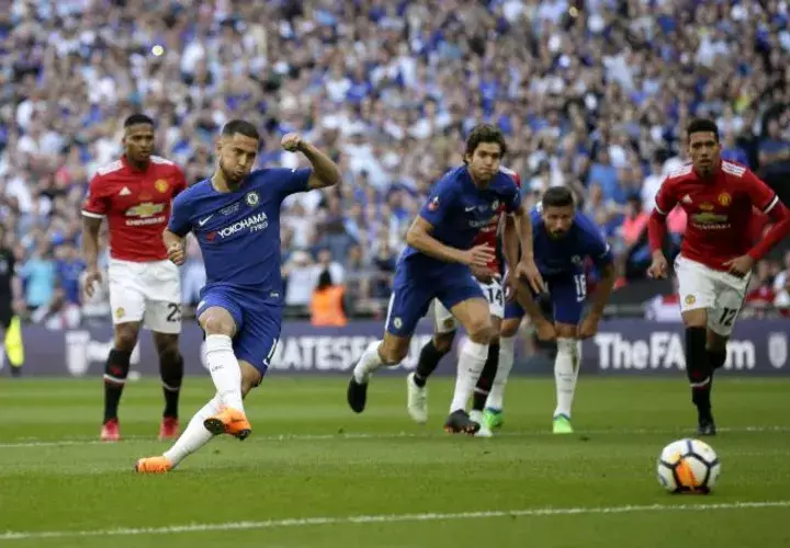 Hazard anotó de penal el gol del título copero. Foto AP