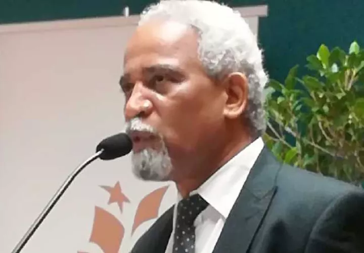 José Carr exaltó la trayectoria de Gaspar Octavio Hernández. Foto: Cortesía Binal.