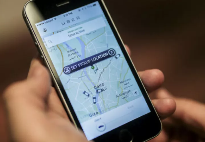 Uber se prepara para otro tipo de negocios y beneficiar a sus clientes. FOTO/AP