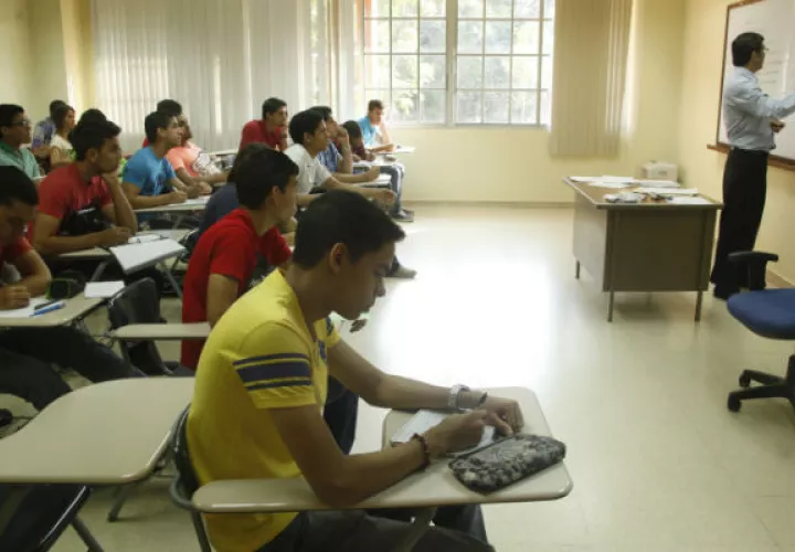 Las universidades invierten más de $359 millones en infraestructuras, mobiliarios y operación. /Foto Archivo