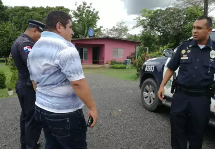 Las autoridades investigan un posible caso de violencia doméstica. Foto/Melquiades Vásquez 
