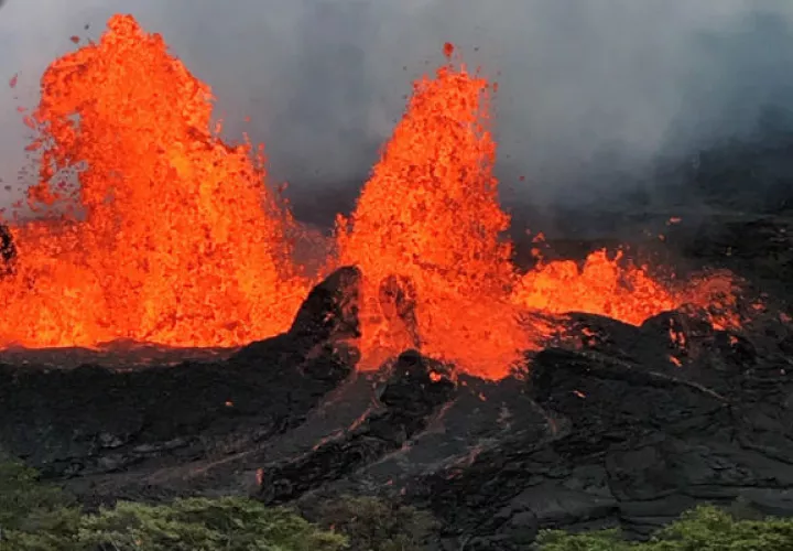 Vista aérea del volcán Kilauea en erupción, en Hawái. Foto: EFE