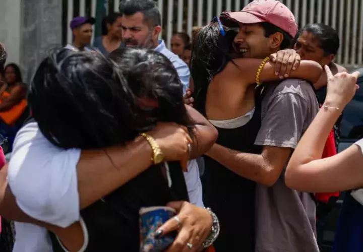 Recibidos por familiares. EFE
