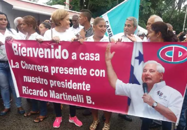 Hasta los chorreranos mostraron su apoyo al expresidente. /Foto Adiel Bonilla