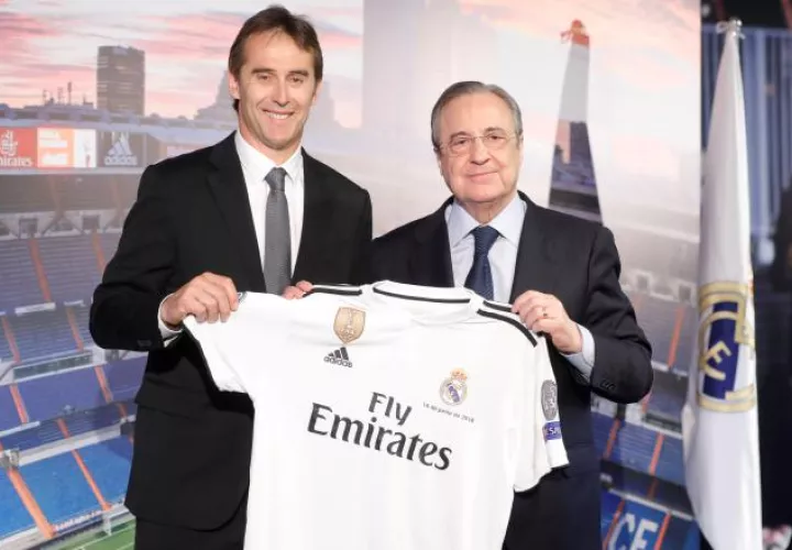 Florentino Pérez (der.) presenta al nuevo DT, Julen Lopetegui. /Foto EFE