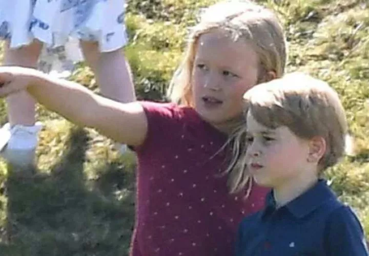 Desde que apareció su prima, siempre le hace algo al pequeño príncipe.   Foto: Instagram 