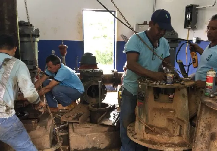 Constantemente se realizan trabajos por daños en las bombas de la planta de Chepo. /Foto: Cortesía