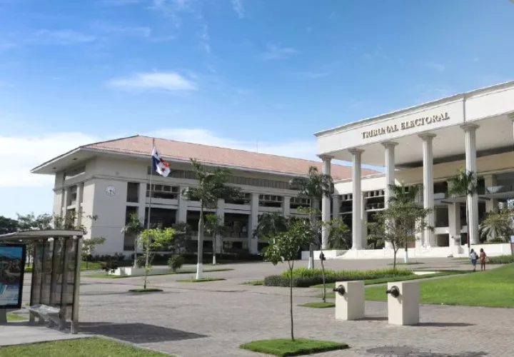 Se debe suministrar dominio de página oficial de internet. /Foto Cortesía