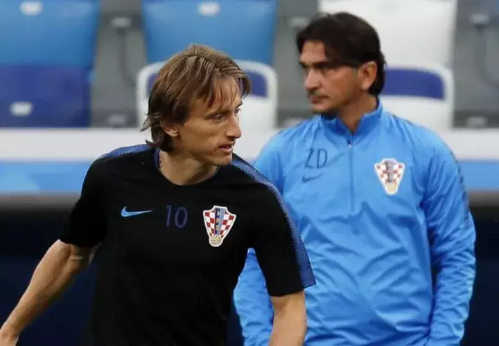 Modric junto a Zlatko  Dalic. EFE
