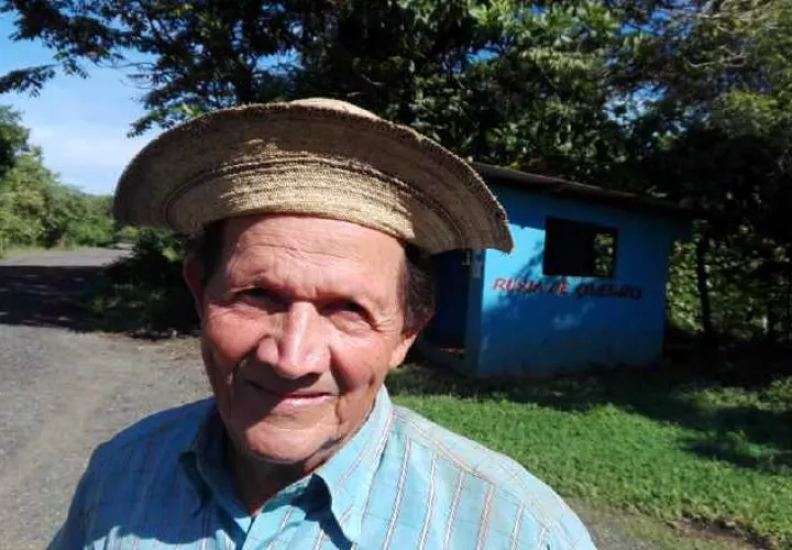 Domingo Peralta uno de los primeros pobladores de Rusia, en Quebro. Foto/Melquiades Vásquez