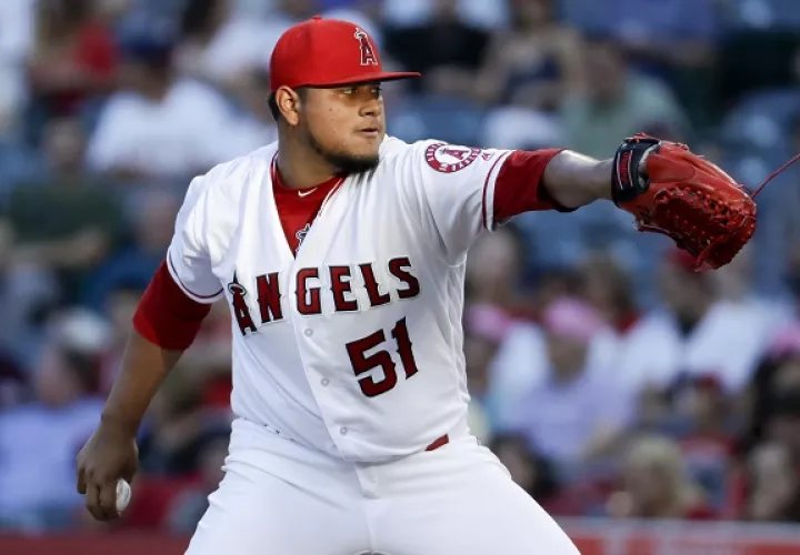 Jaime Barría sigue dejando el béisbol panameño en alto.