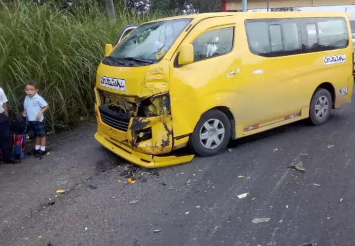 El fuerte impacto dejó daños en los vehículos. Foto: Diómedes Sánchez. 