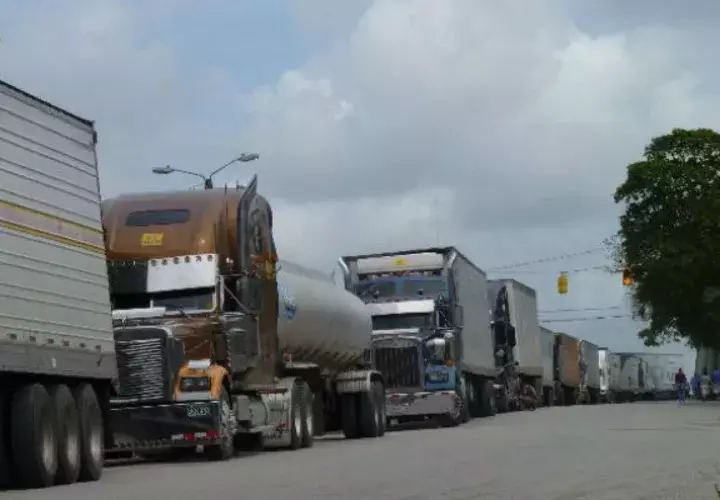 Existen al menos 6,000 camiones de carga de toda la región centroamericana que se encuentran atrapados en Nicaragua desde hace una semana.