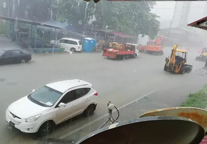 La provincia de Colón cada vez que llueve queda totalmente anegada. Foto/Diómedes Sánchez