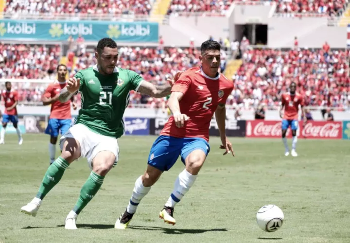 Irlanda de Norte tuvo jugadas pero no fructificaron /EFE