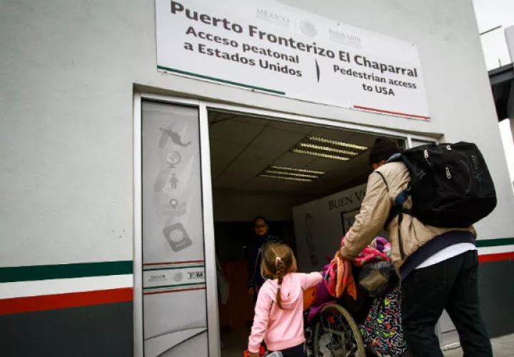 Entre los miles de niños que llegan con sus padres a los puestos fronterizos de EE.UU. para pedir asilo hay también menores estadounidenses.