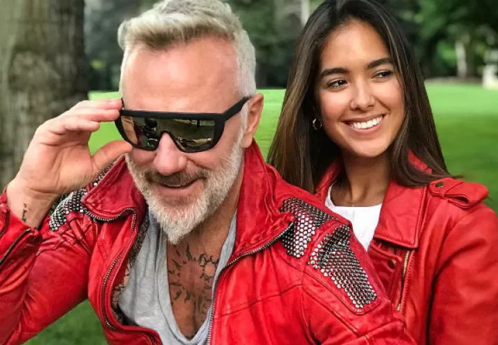 Se trata de una modelo y presentadora venezolana llamada Sharon Fonseca.