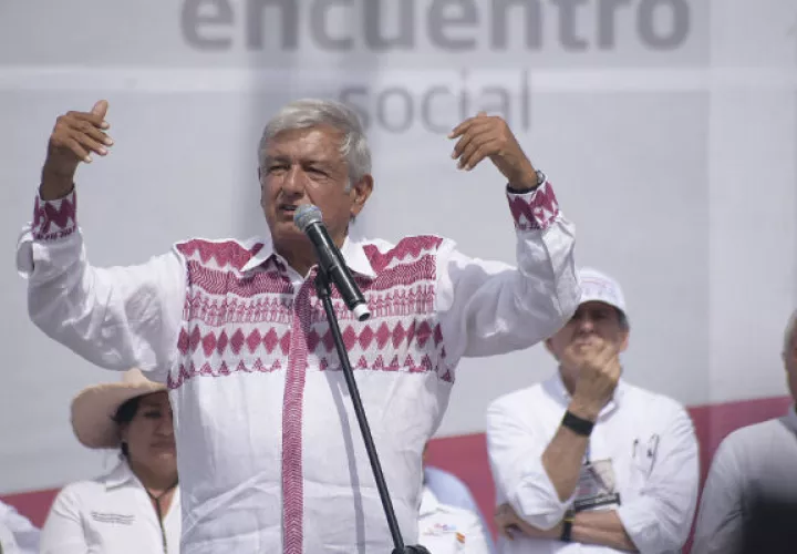 La campaña de Manuel López Obrador, solo habría buscado la compra de 0.6 millones de electores. FOTO/EFE