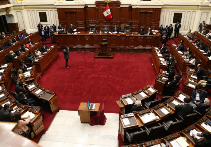El Congreso peruano, le ha propinado otro golpe al Ejecutivo.