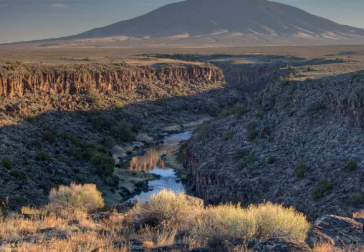 una panorámica del Río Grande, el cuarto río más largo del país y que ejerce de frontera natural entre Estados Unidos y México a lo largo de Texas. FOTO/EFE